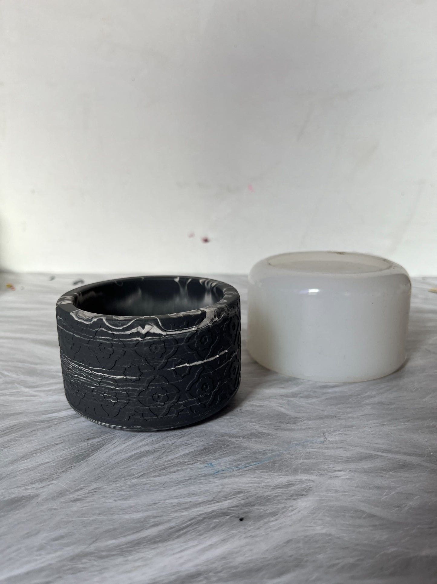 Flower Pattern Round Planter for Beyond MIX, Resin, Concrete