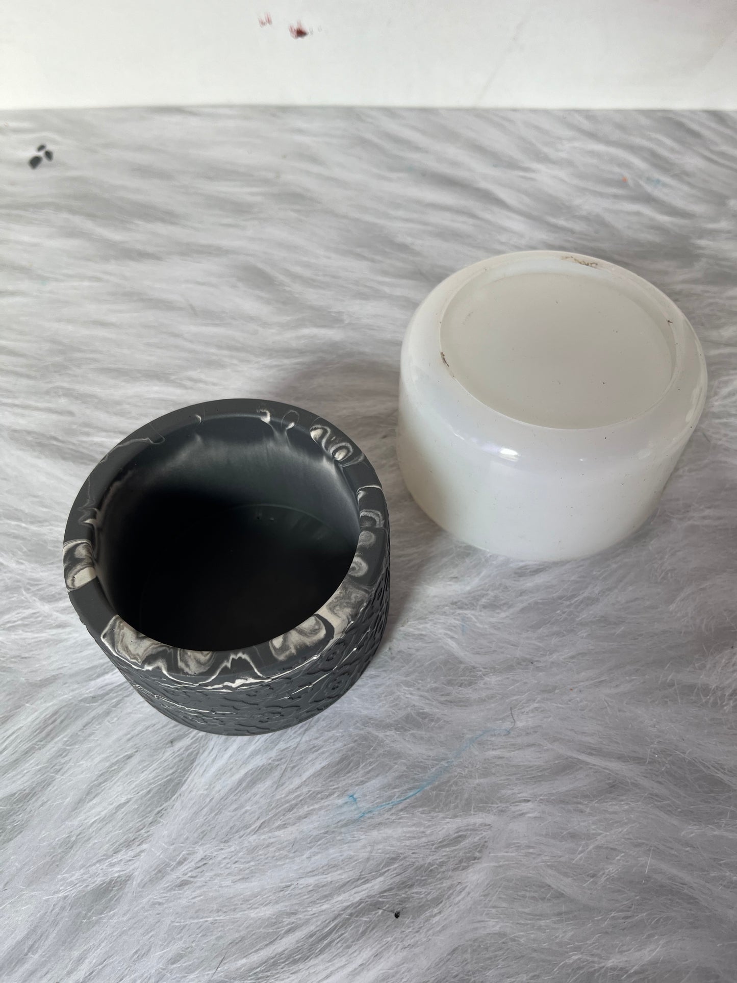 Flower Pattern Round Planter for Beyond MIX, Resin, Concrete