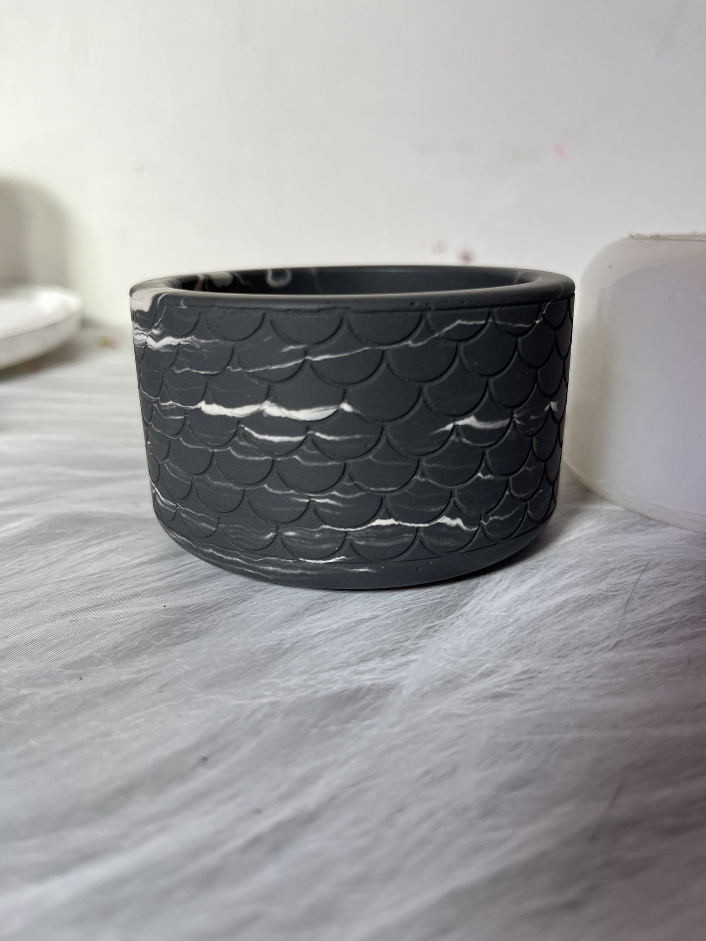 Wave Patterned Round Planter for Beyond MIX, Resin, Concrete