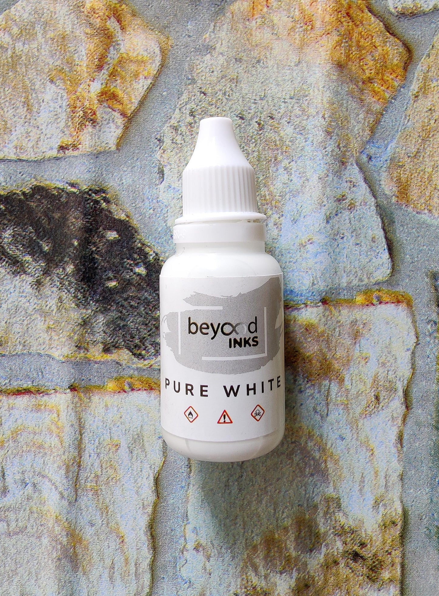 Beyondinks White Alcohol Ink Resin SInker