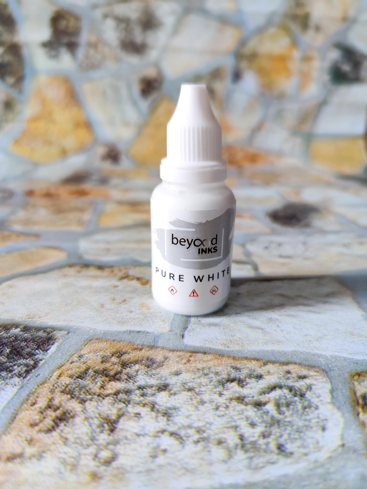 Beyondinks White Alcohol Ink Resin SInker