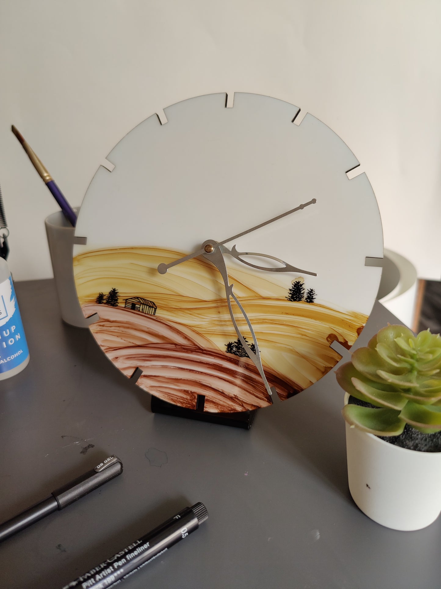 DIY Floating Desk Clock